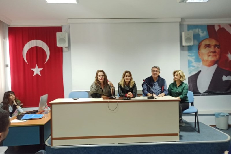 İİSBF DEKANI PROF. DR. GÜNEŞ YILMAZ KARİYER GÜNLERİ ETKİNLİĞİNE KATILDI